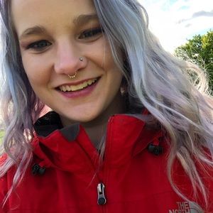 Meet your Posher, Claire